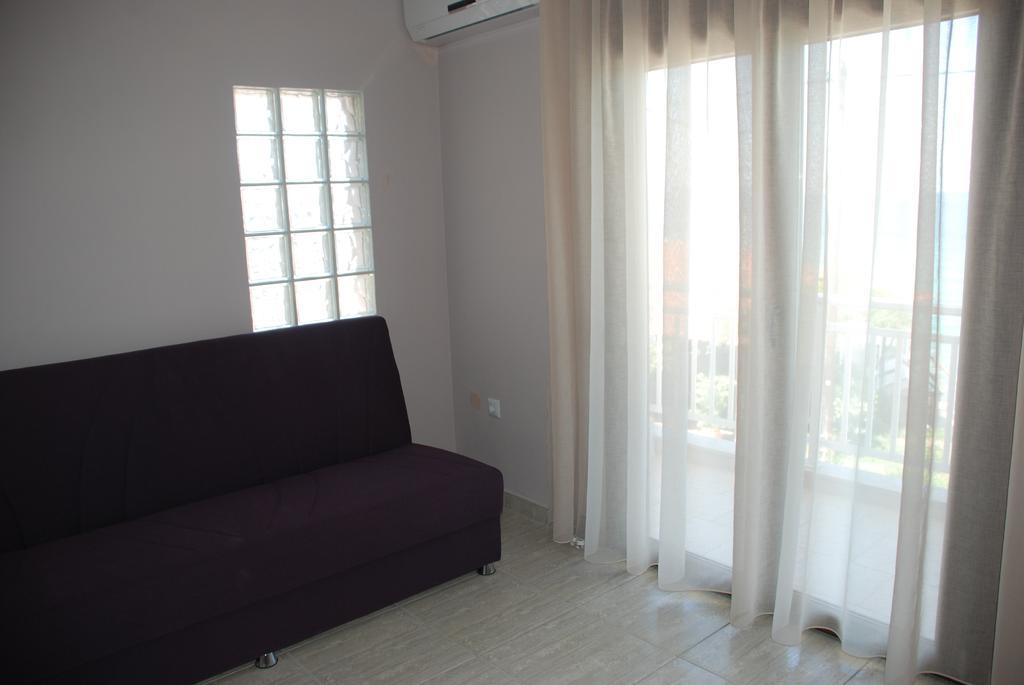 Marianna Apartments Nea Roda Rum bild