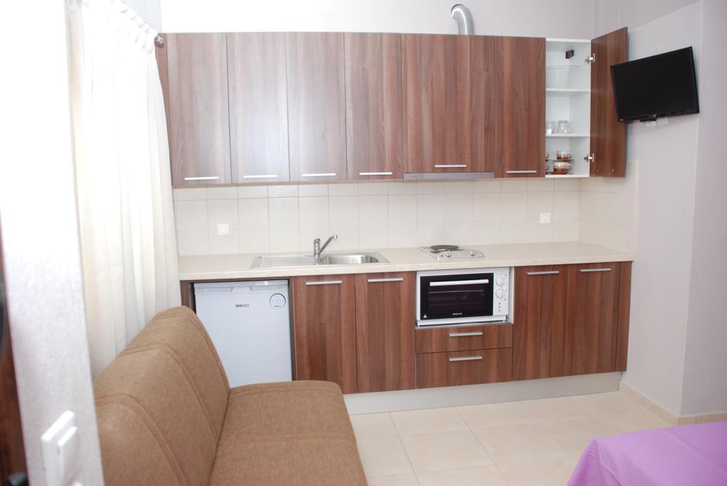 Marianna Apartments Nea Roda Rum bild
